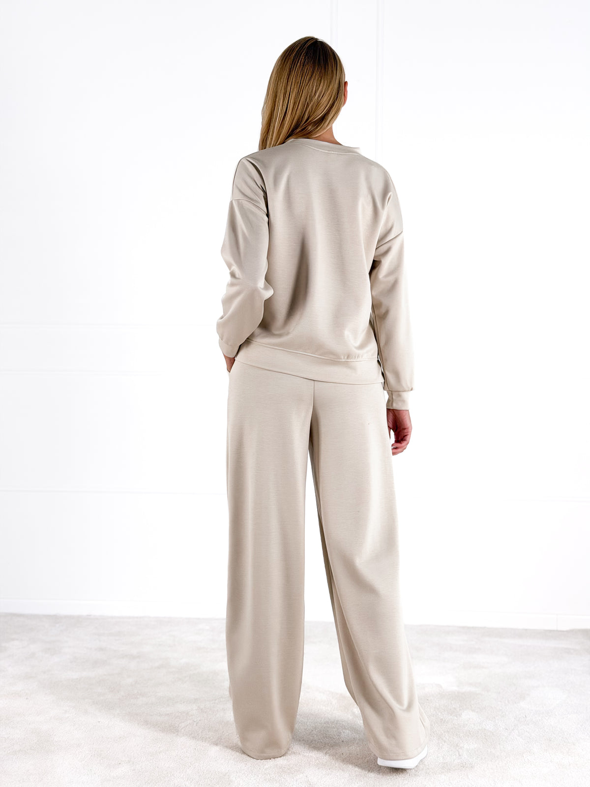 Moteriškas laisvalaikio kostiumėlis ELLIE Kreminė