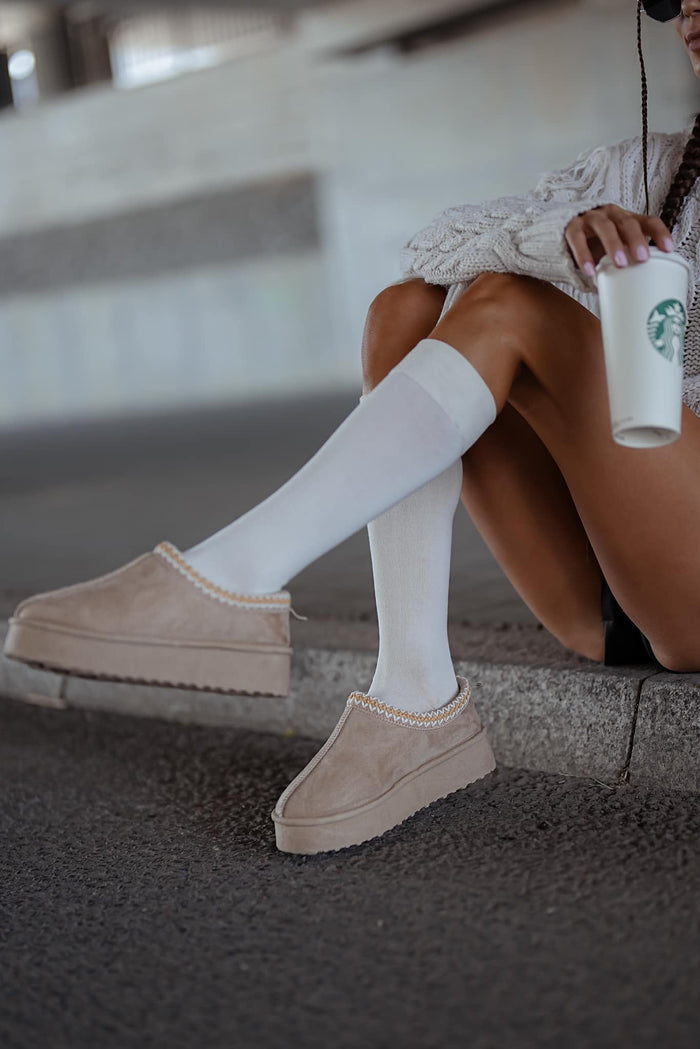 Moteriskos-ilgos-kojines-FELICE-Kremine