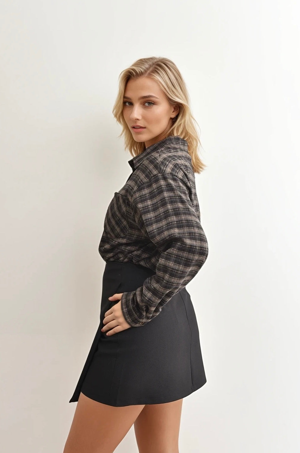 Moteriški trumpi languoti marškiniai MABEL Ruda