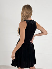 Moteriška veliūrinė suknelė LIANA Juoda