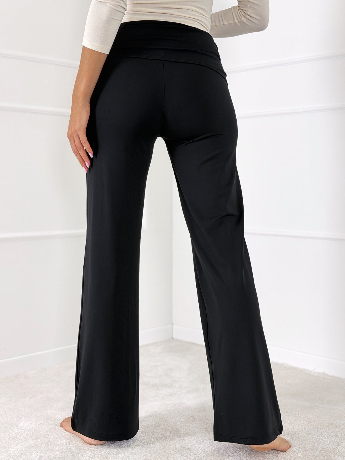 Moteriškos laisvalaikio kelnės MILLER Juoda