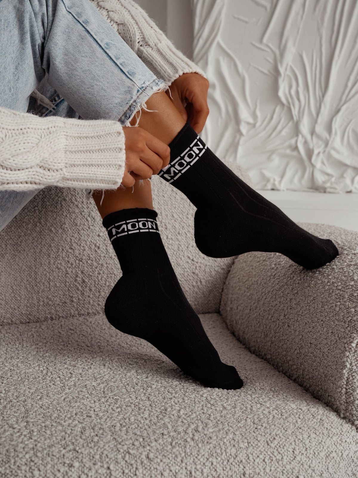 Moteriškos šiltos kojinės MOON Juoda