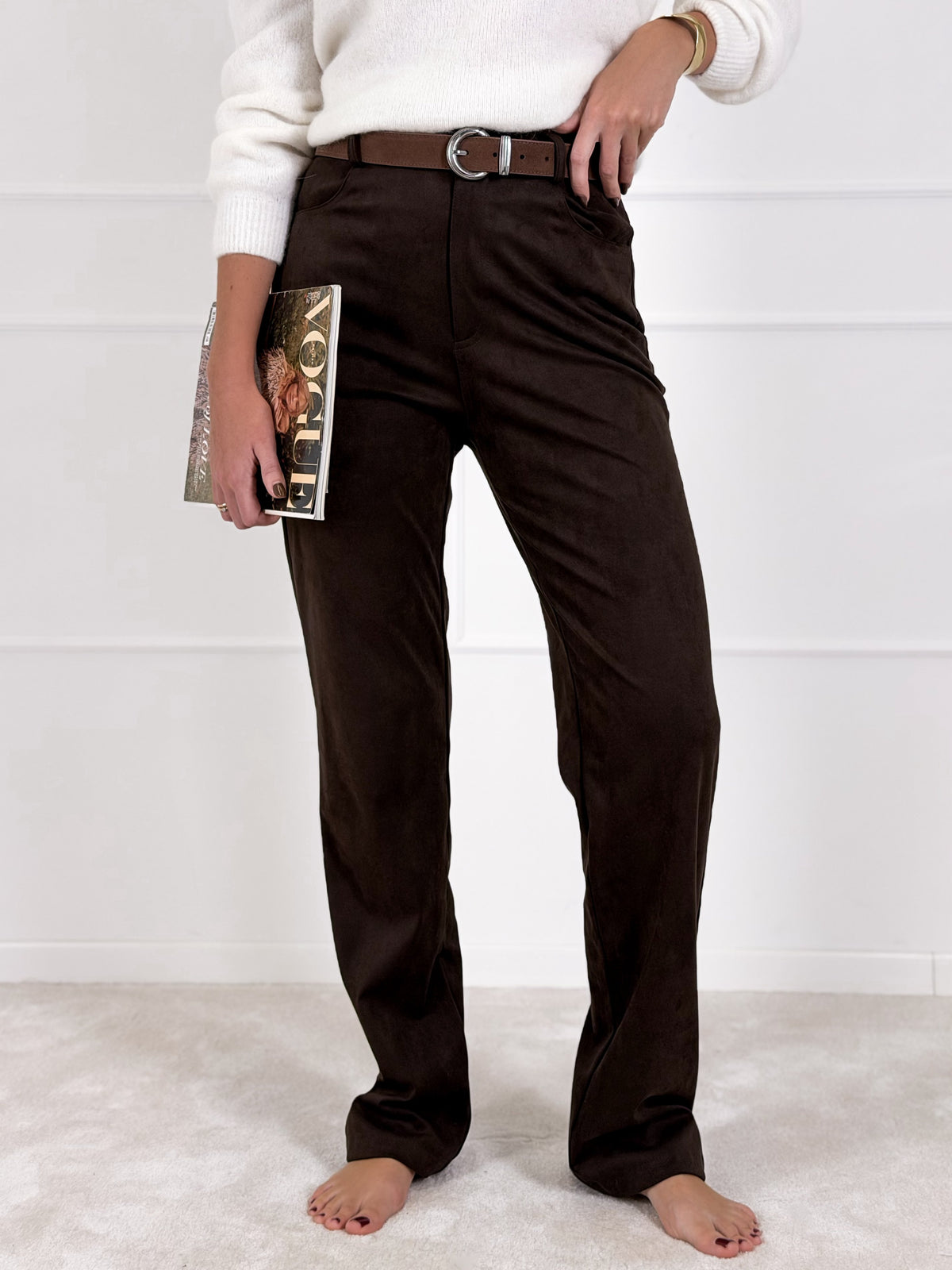 Moteriškos klasikines veliūrinės kelnės ONYX Tamsiai ruda