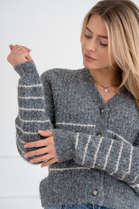 Moteriškas susagstomas megztinis su vilna BIJOU Pilka