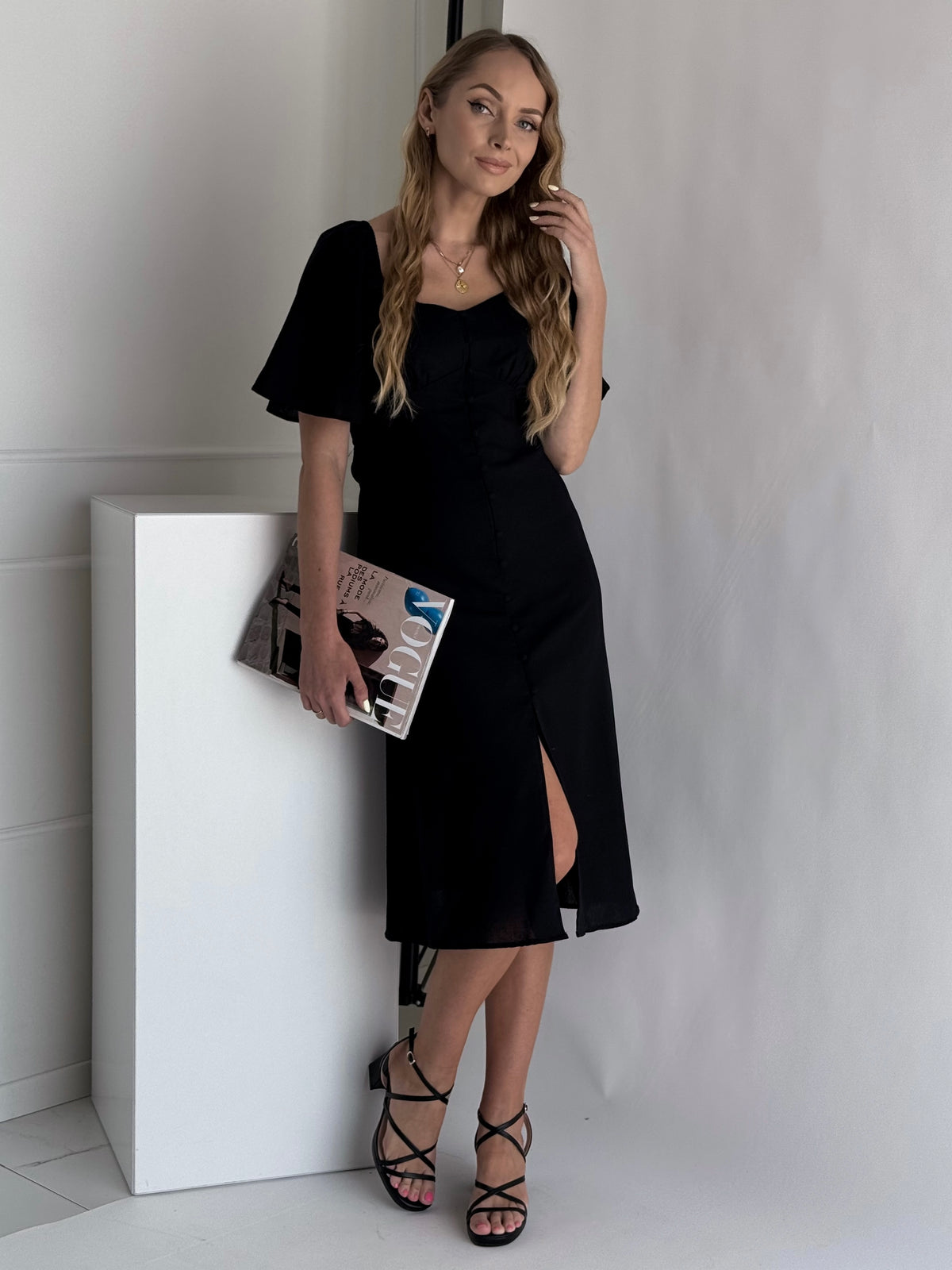 Moteriška lininė suknelė ALAINA Juoda