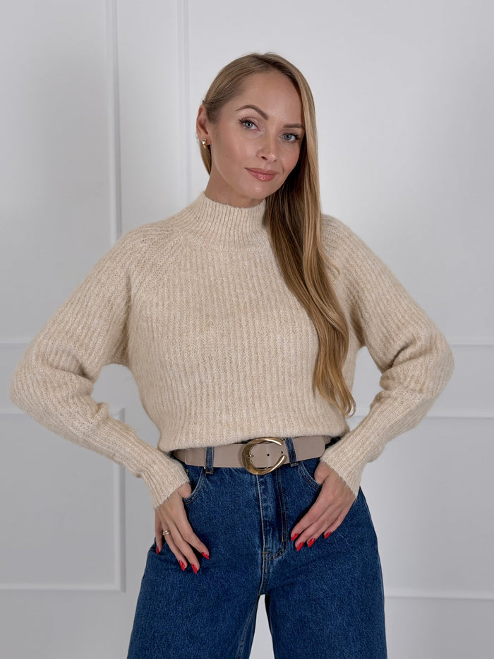 Moteriškas megztinis aukštu kaklu ADEN Kreminė