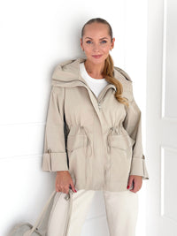 Moteriška striukė PORTIA Kreminė