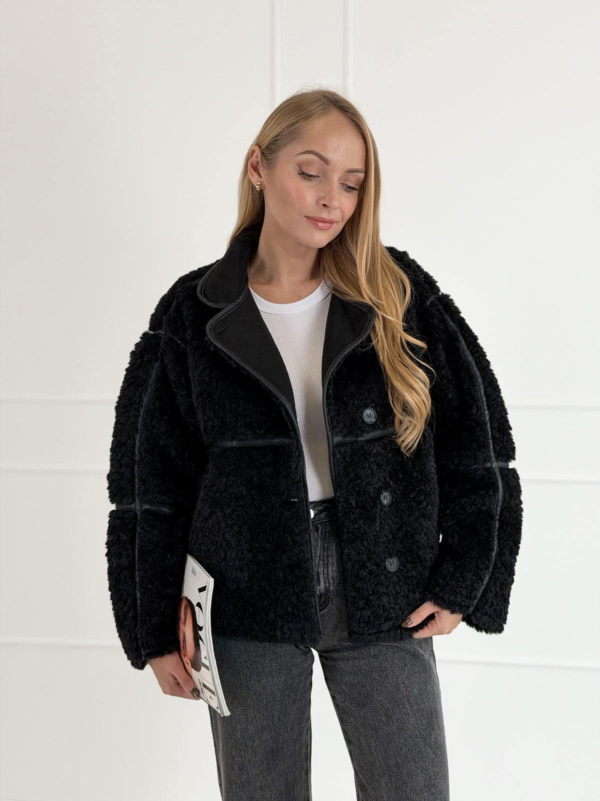 Moteriška kailinė striukė PLUSH Juoda