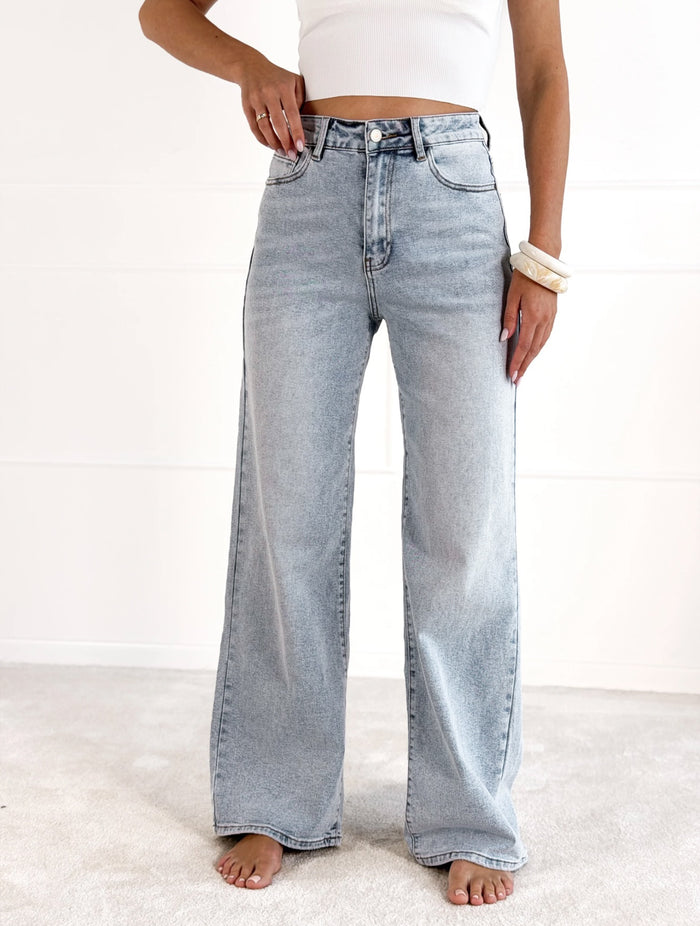 DAD FIT moteriški džinsai OSWIN Šviesiai mėlyna