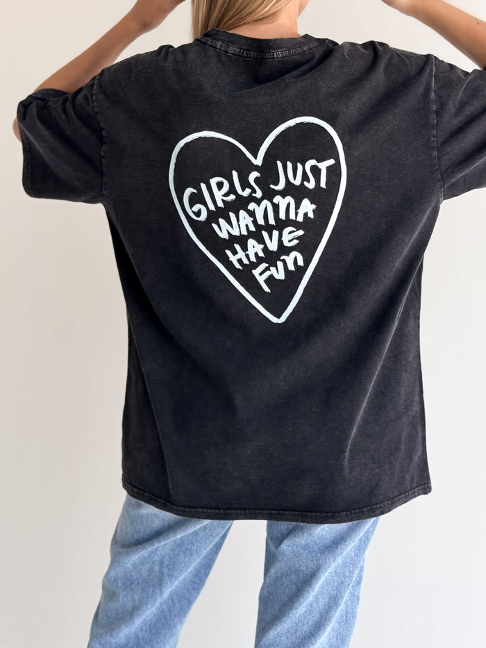 Moteriški medvilniniai marškinėliai GIRLS JUST WANNA HAVE FUN Juoda