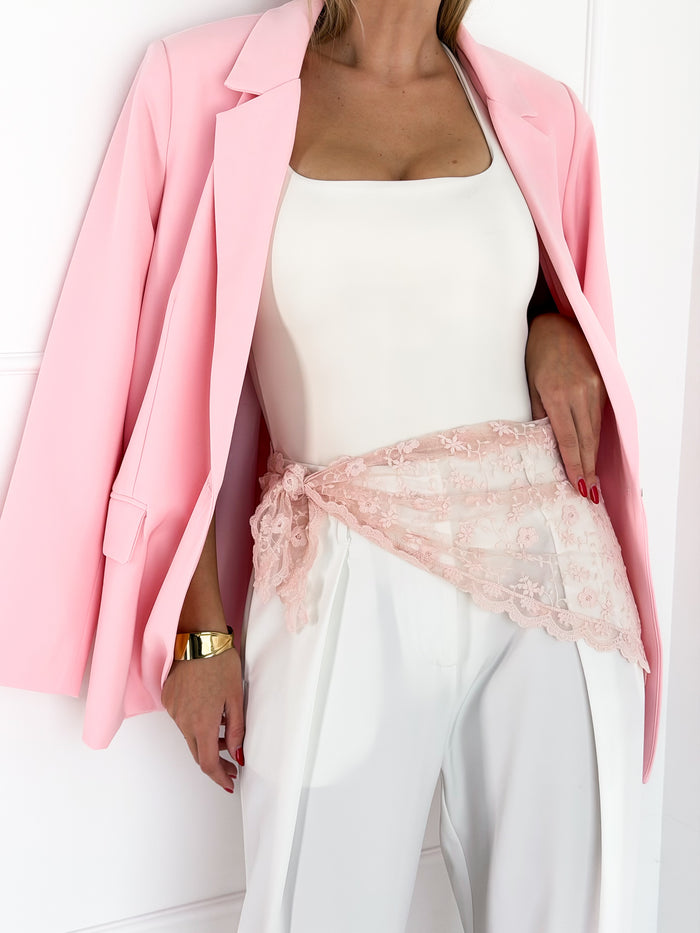 Moteriška trikampė nėriniuota skarelė CALLA Rožinė