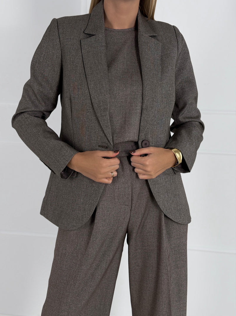 Moteriškas klasikinis švarkas JULIETA Ruda