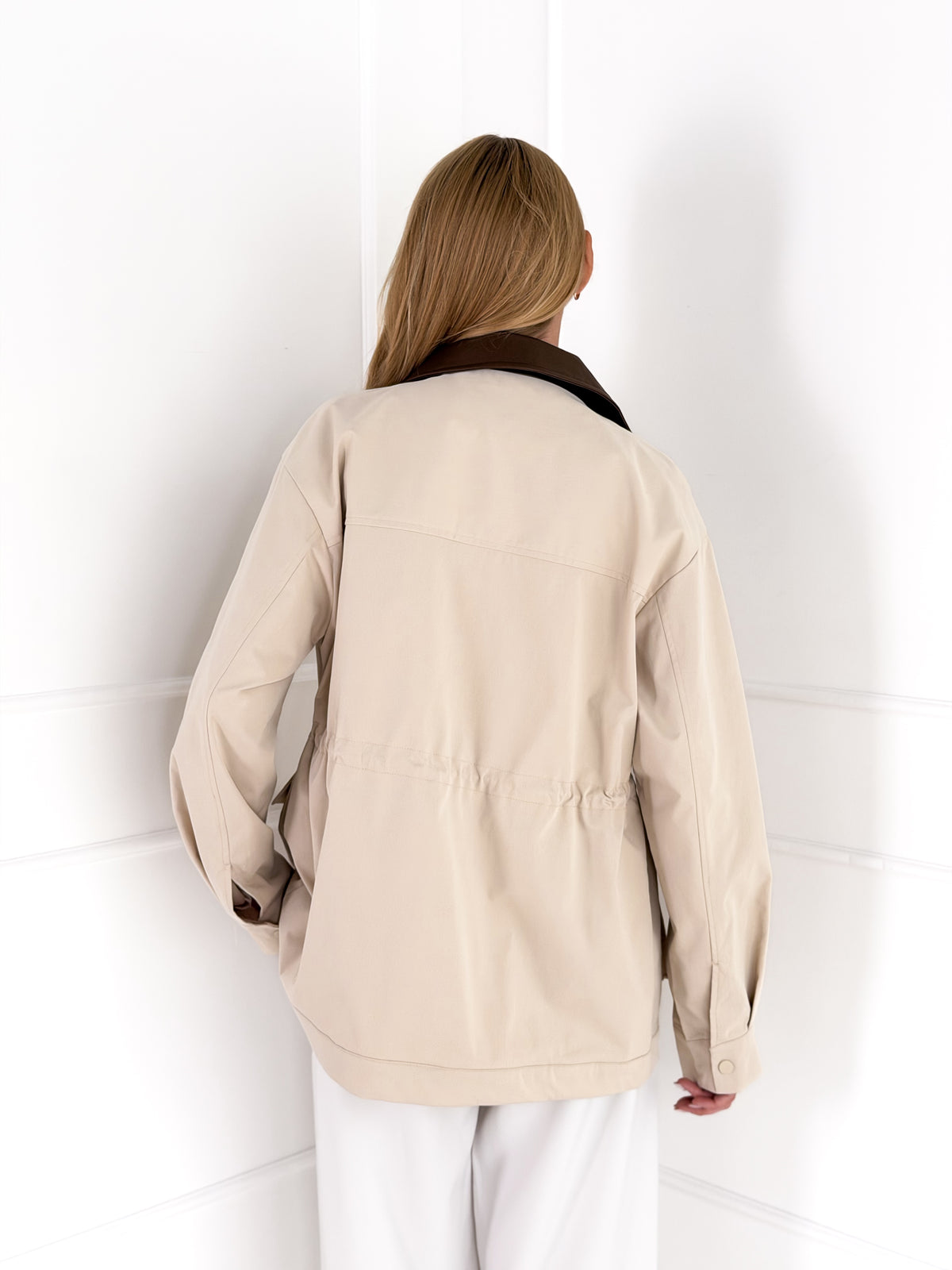 Moteriška striukė SIMONE Kreminė