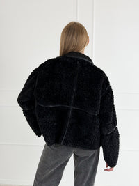 Moteriška kailinė striukė PLUSH Juoda
