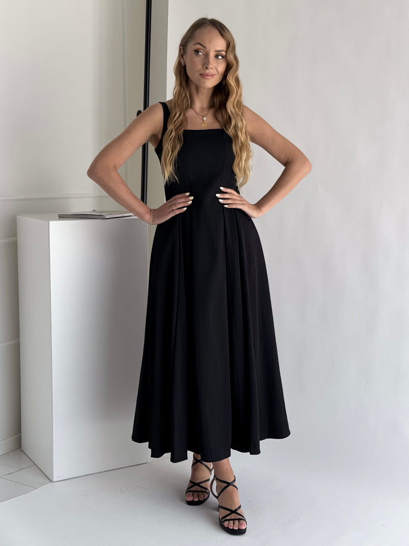 Moteriška ilga suknelė MINDY Juoda