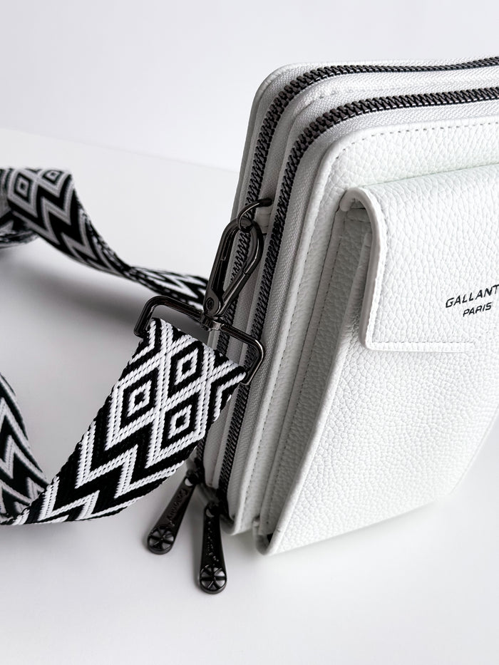 moteriska-dirbtines-odos-rankine-gwen-balta