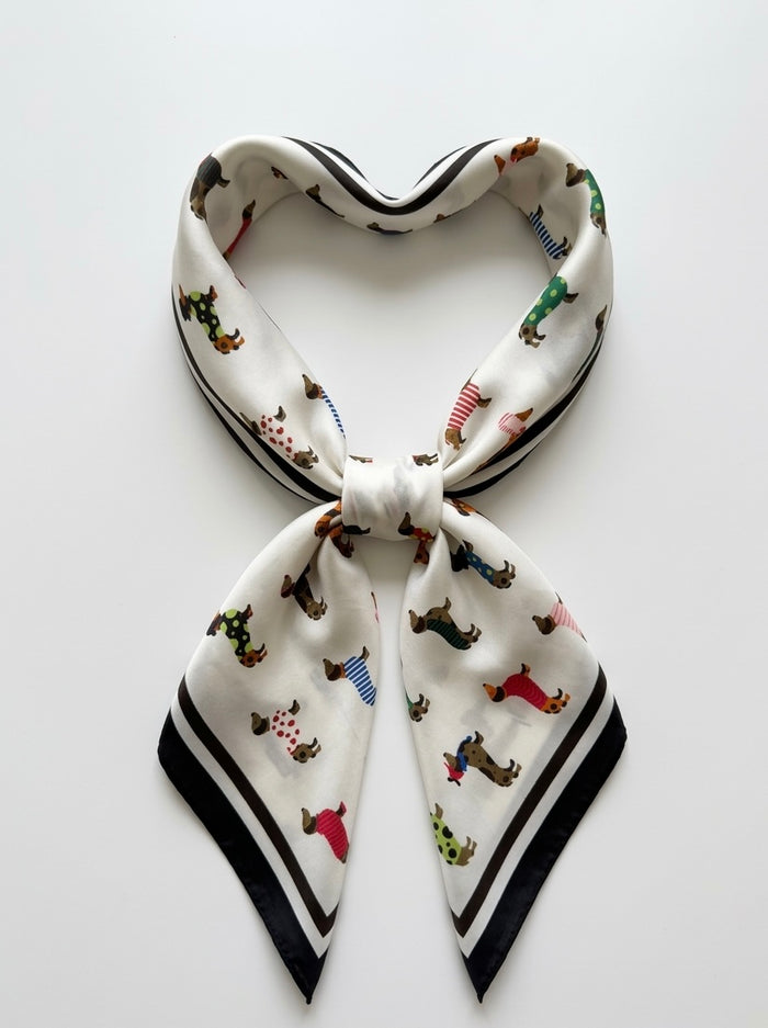 Moteriška skara su šilku HOUND Kreminė