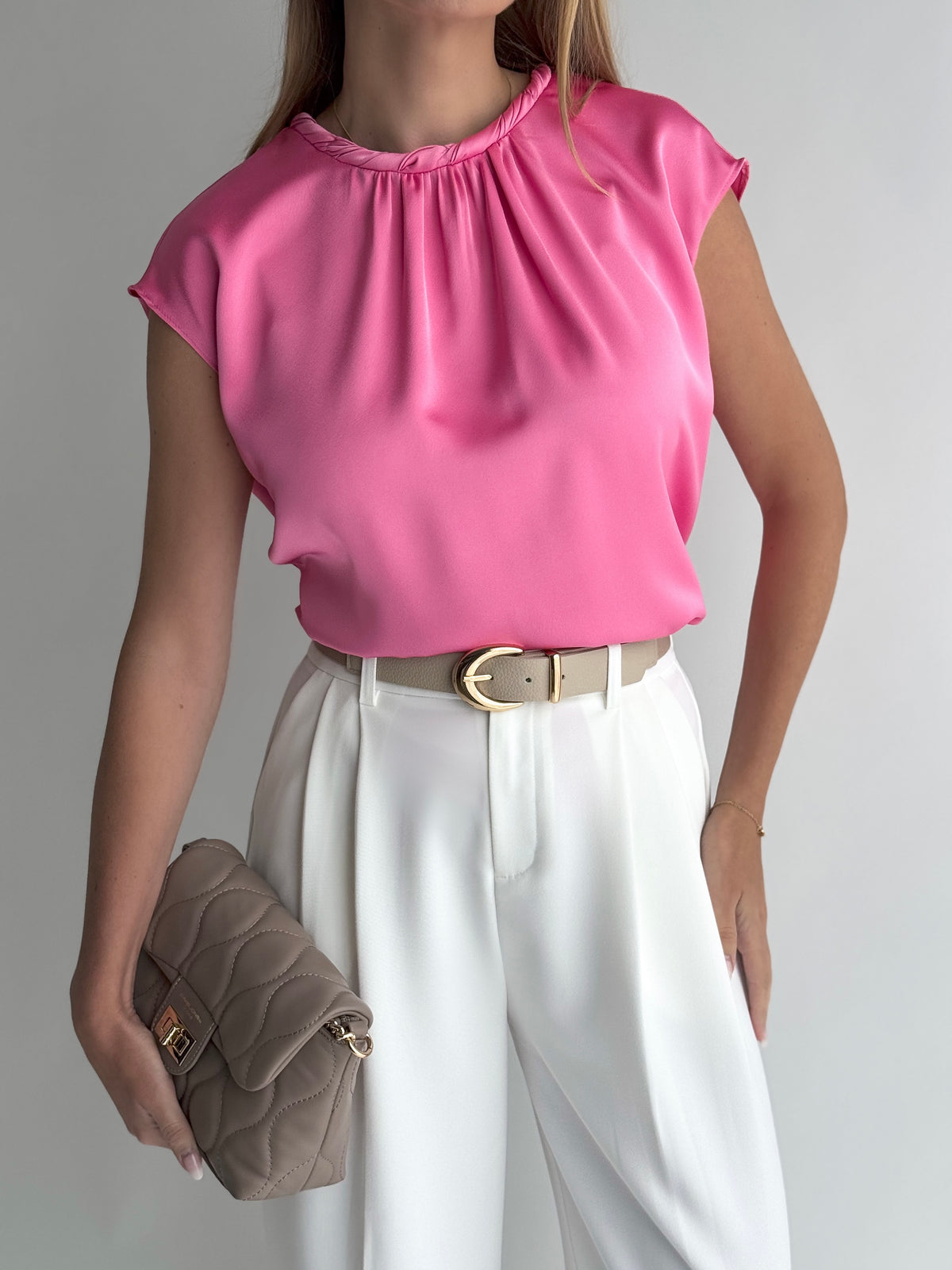 moteriska-puosni-satino-palaidine-madonna-rozine