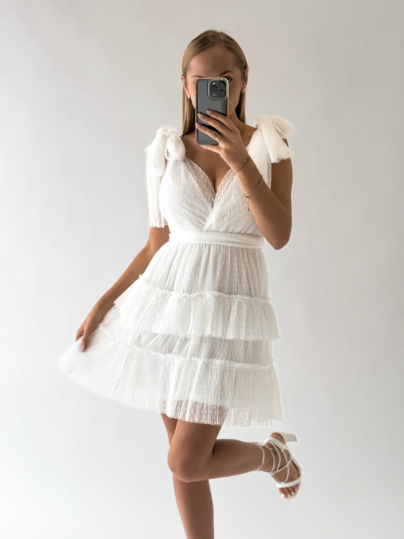 moteriska-progine-suknele-bennet-baltaMoteriška proginė suknelė BENNET Balta