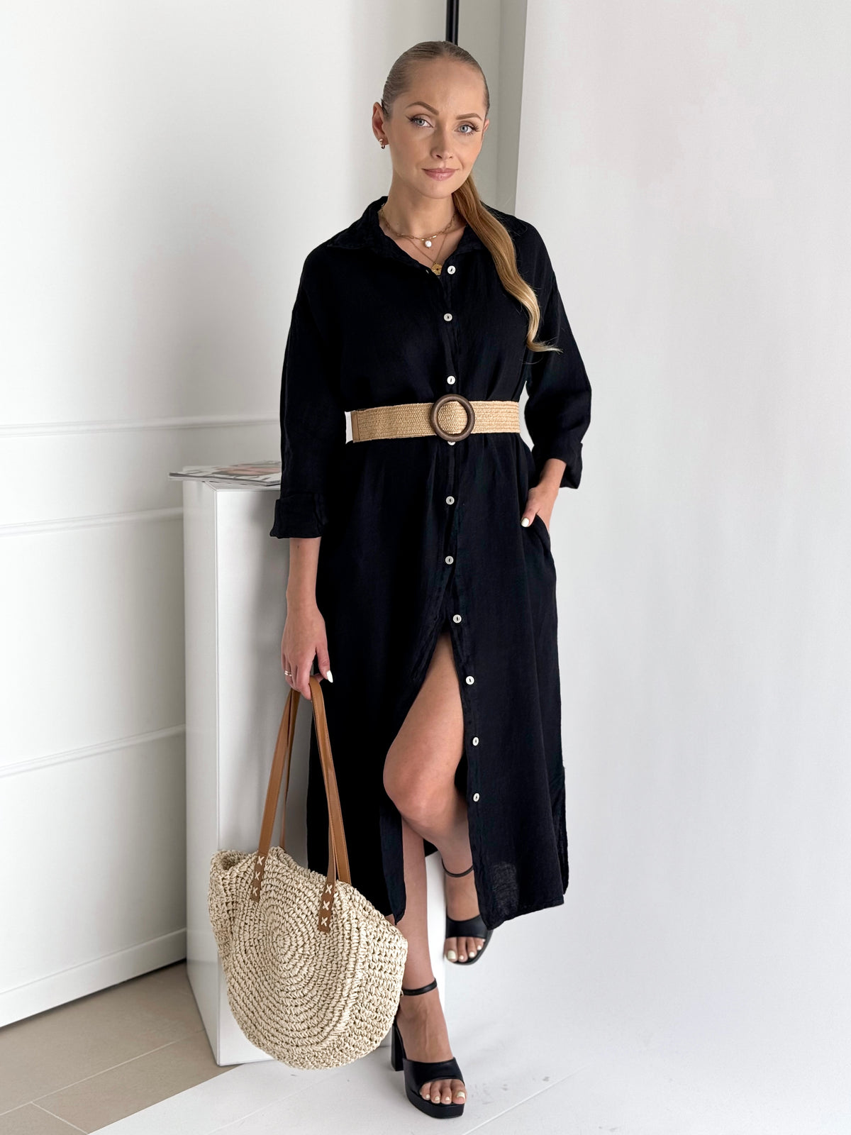 Moteriška ilga lininė suknelė CHANTELLE Juoda