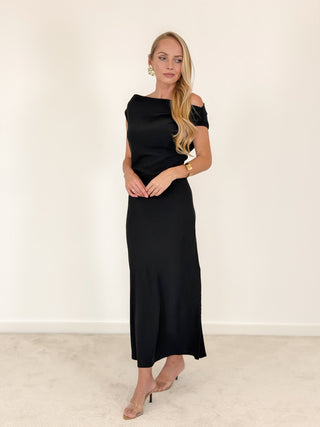Suknelė EVONIE Juoda