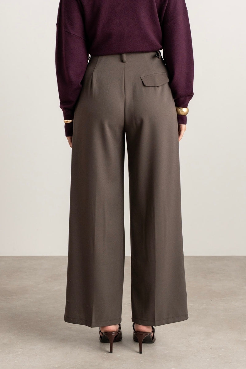 Moteriškos klasikinės kelnės su diržu BASILIO Tamsiai ruda