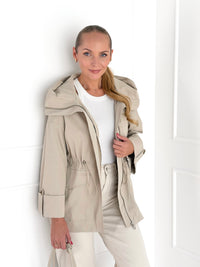 Moteriška striukė PORTIA Kreminė