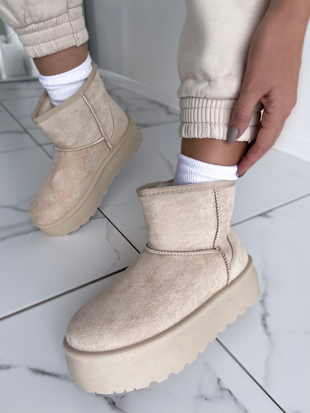 moteriski-ugg-stiliaus-aulinukai-su-platforma-clay-kremine