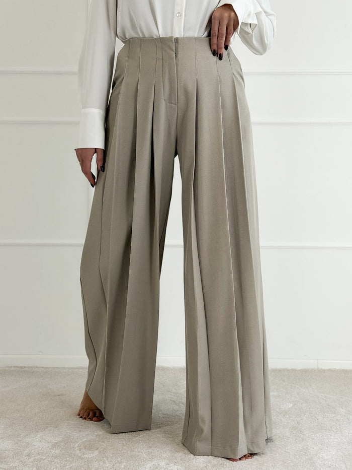 Moteriškos plačios klasikinės kelnės MADHU Kreminė