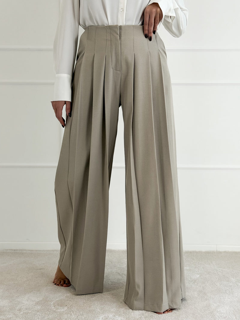 Moteriškos plačios klasikinės kelnės MADHU Kreminė