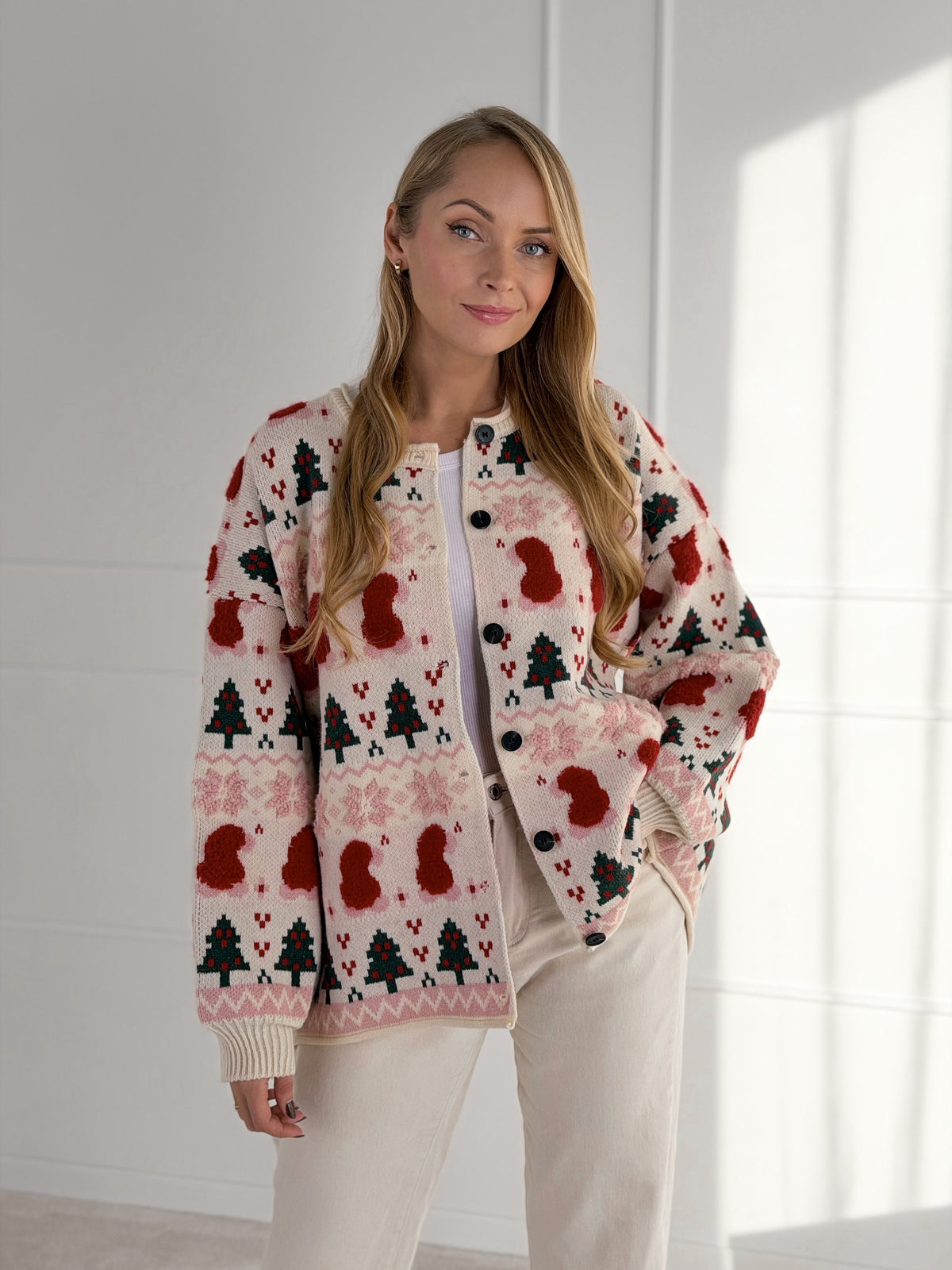 Moteriškas susagstomas kalėdinis megztinis WINTER Balta