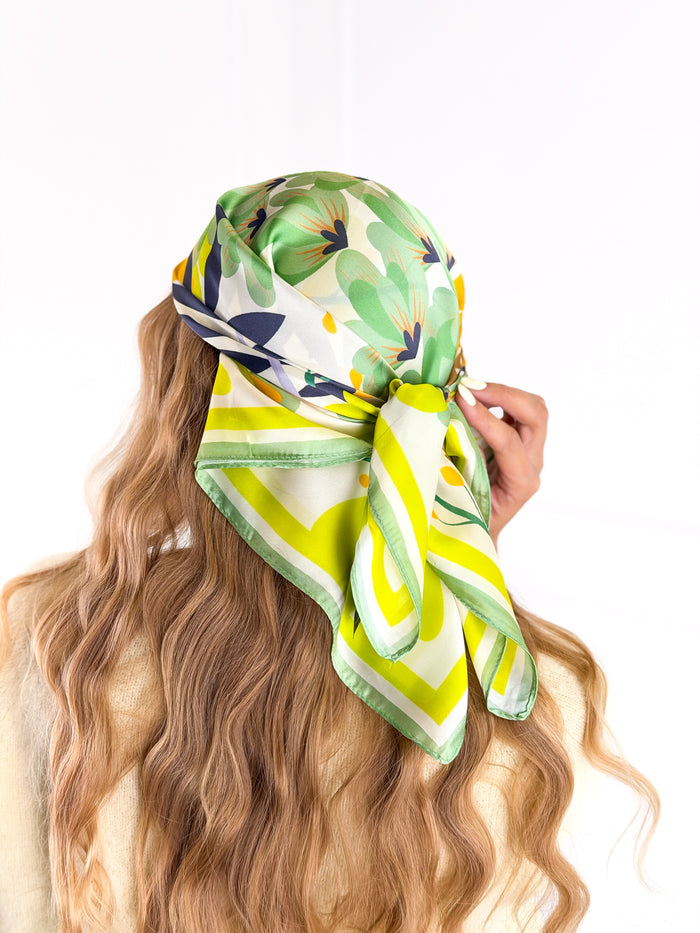 Moteriška gėlėta skara AMAYA Žalia