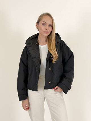Striukė BOXY Juoda