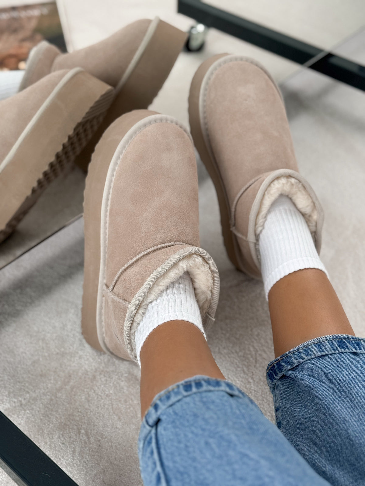 Natūralios odos UGG stiliaus aulinukai su platforma CHOCO Kreminė
