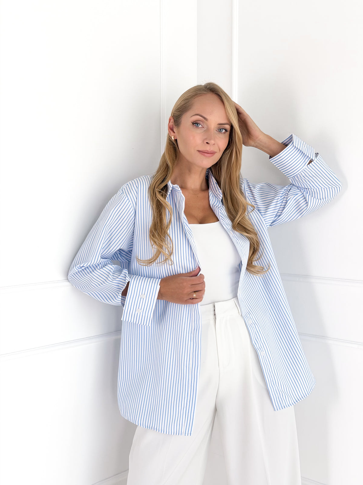 Moteriški dryžuoti klasikiniai marškiniai CHEVY Mėlyna