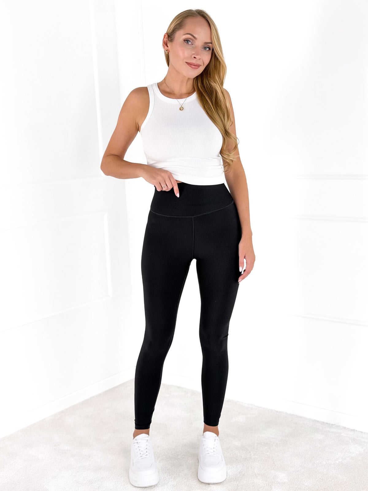 Figūrą formuojančios tamprės LUCY Juoda