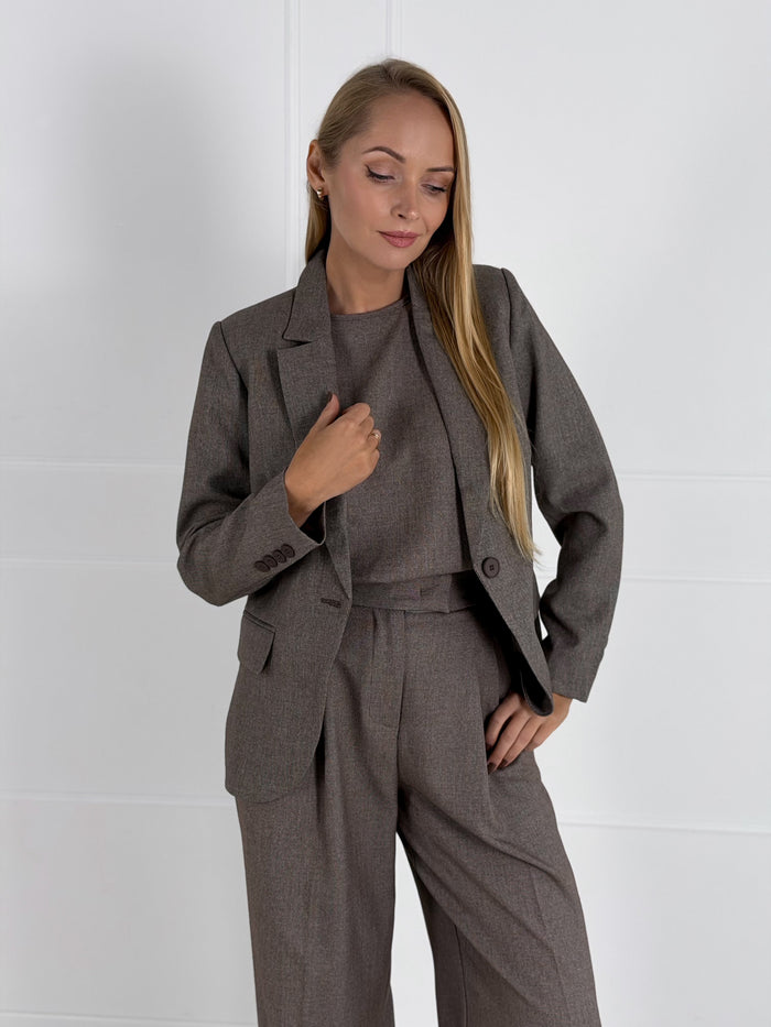 Moteriškas klasikinis švarkas JULIETA Ruda