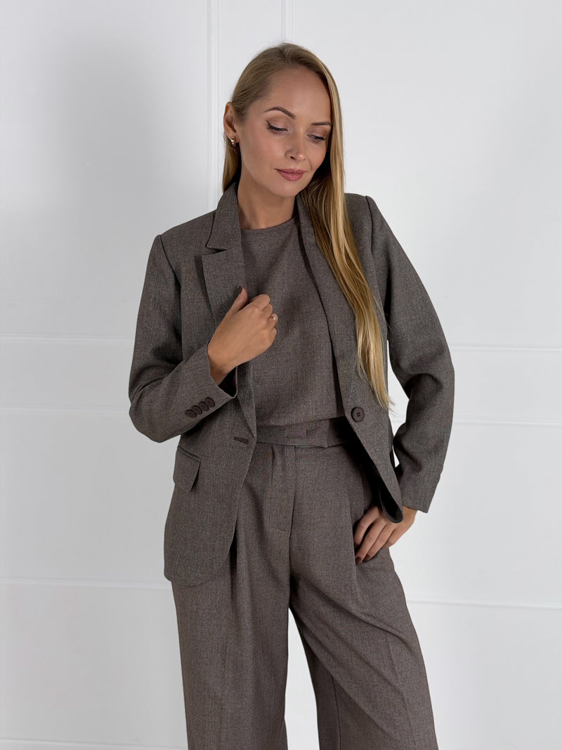 Moteriškas klasikinis švarkas JULIETA Ruda