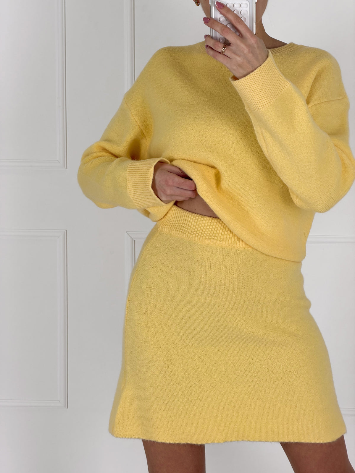 Moteriškas megztas dviejų dalių kostiumėlis su vilna EVANTHE Geltona