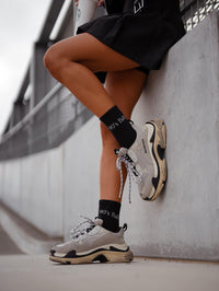 moteriskos-kojines-90s-baby-juoda