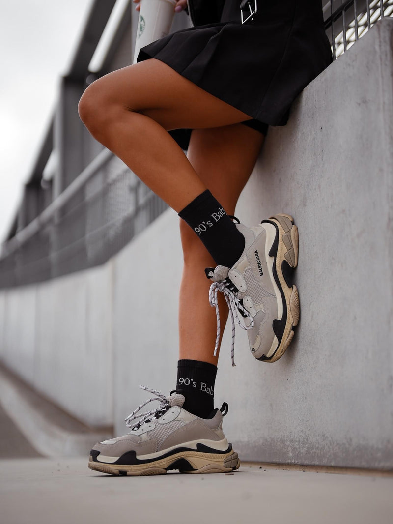 moteriskos-kojines-90s-baby-juoda