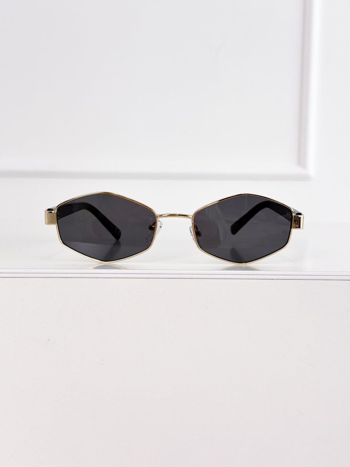 Moteriški saulės akiniai 110 Juoda/Auksinė