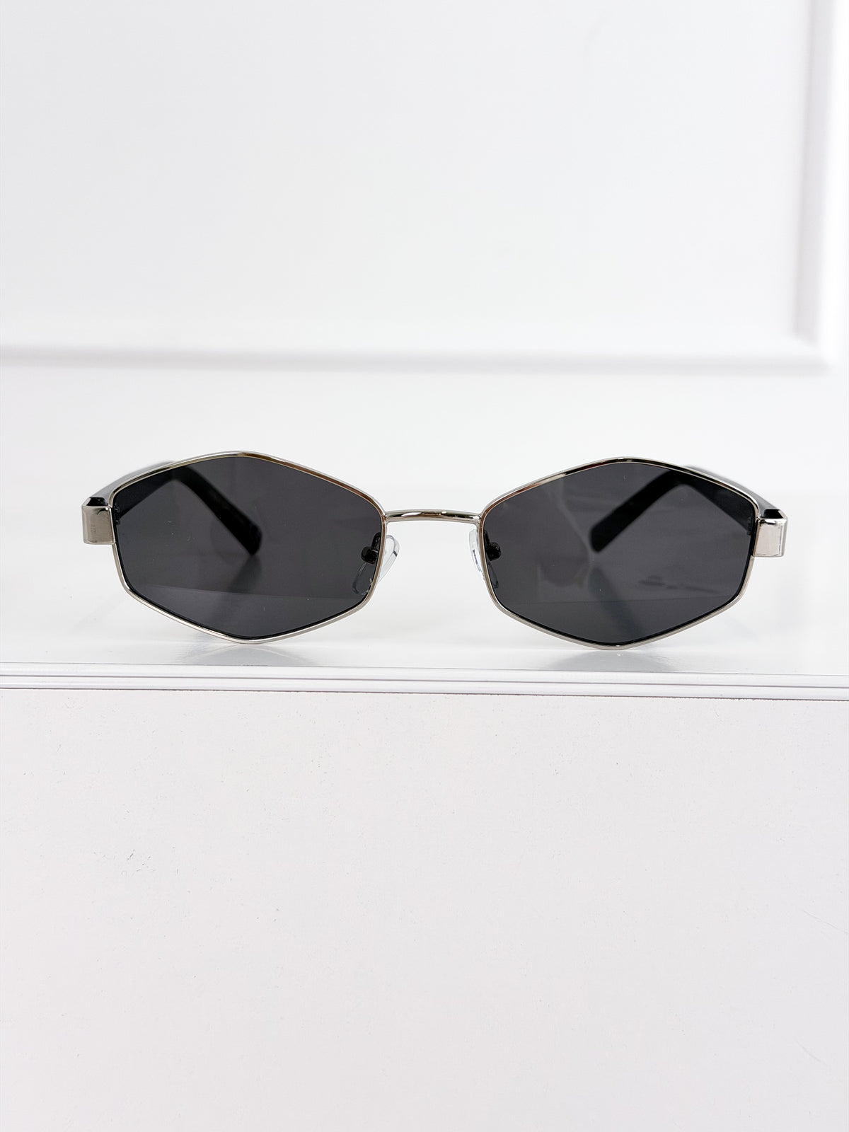 Moteriški saulės akiniai 110 Juoda/Sidabrinė