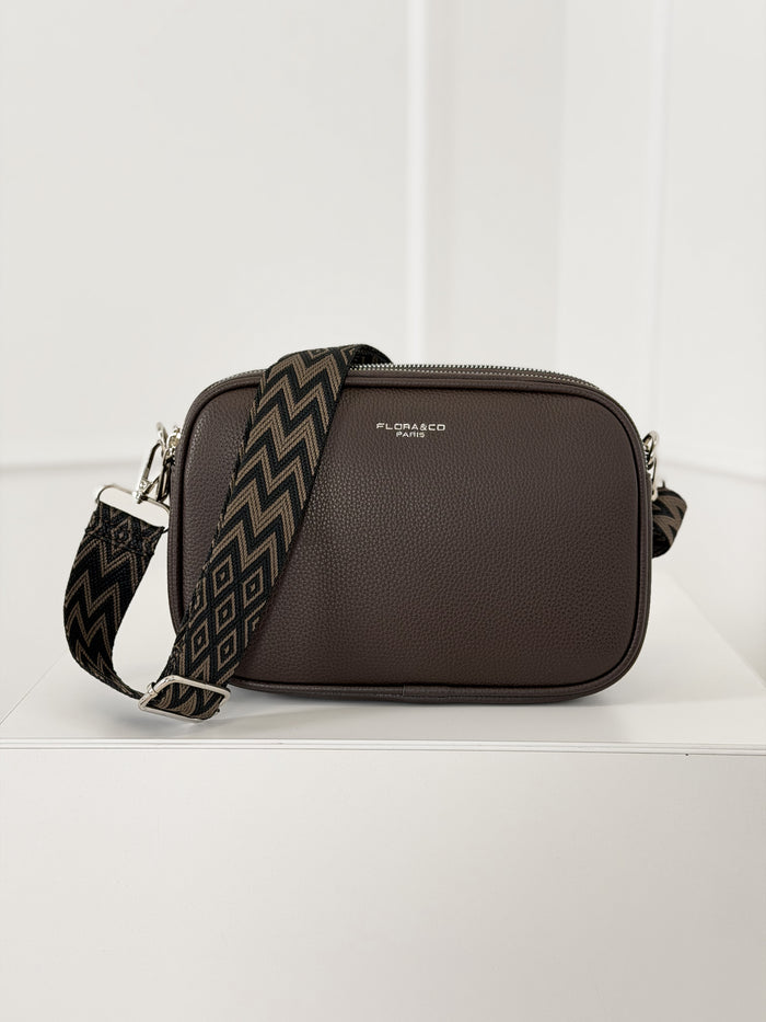 Moteriška dirbtinės odos rankinė THERON Tamsiai ruda