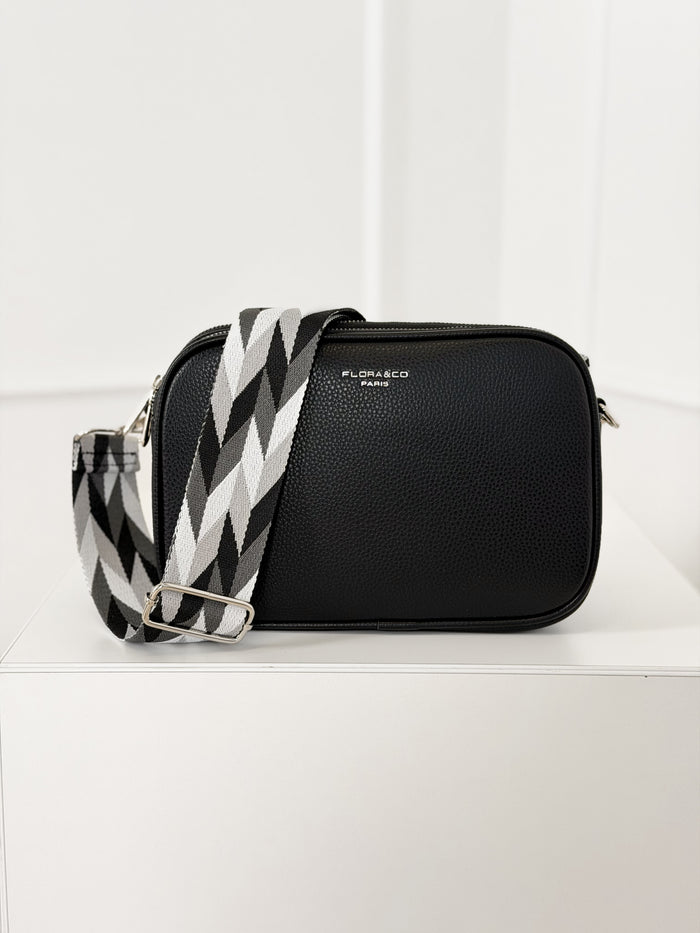 Moteriška dirbtinės odos rankinė THERON Juoda