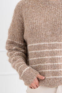 Moteriskas-siltas-megztinis-su-vilna-ODELIA-Sviesiai-ruda