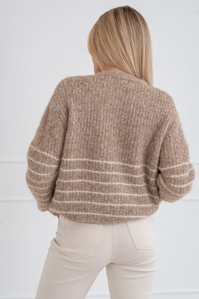 Moteriskas-siltas-megztinis-su-vilna-ODELIA-Sviesiai-ruda