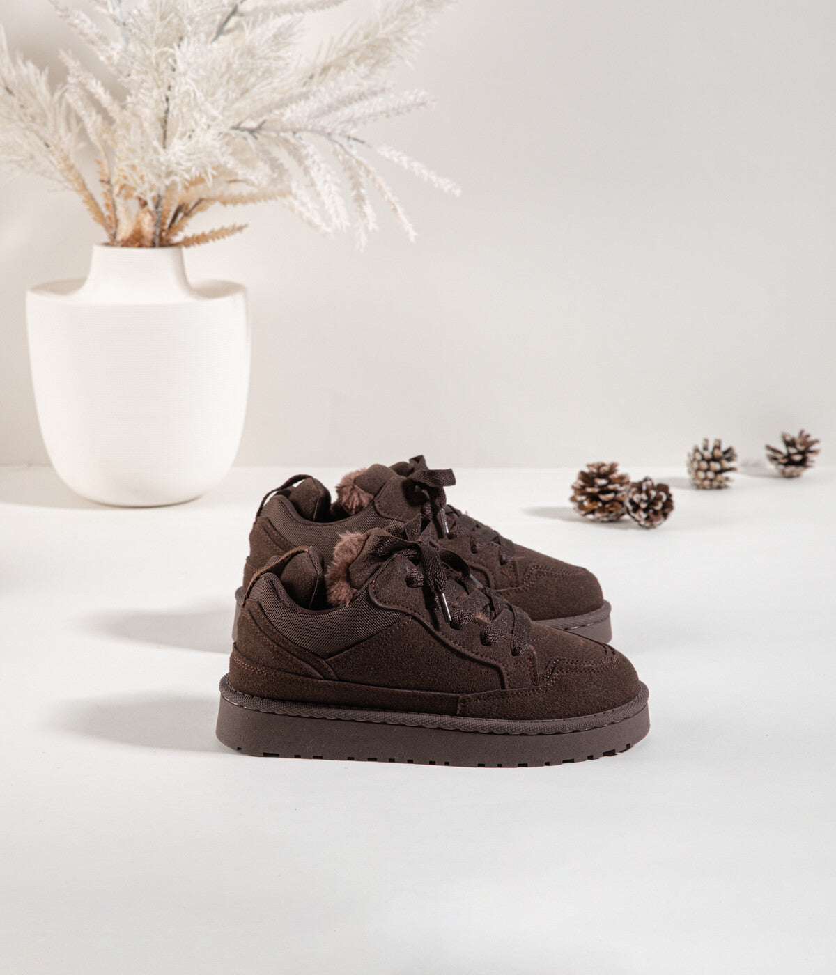 Moteriški šilti laisvalaikio bateliai JOHN Tamsiai ruda