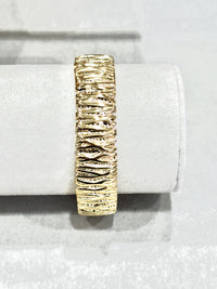 Moteriška aukso spalvos apyrankė OMI