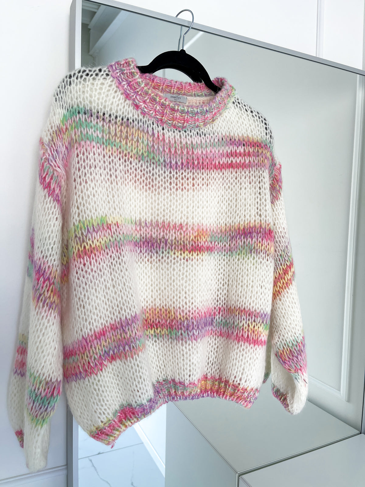 Moteriškas spalvingas moheros vilnos megztinis MILAN Balta
